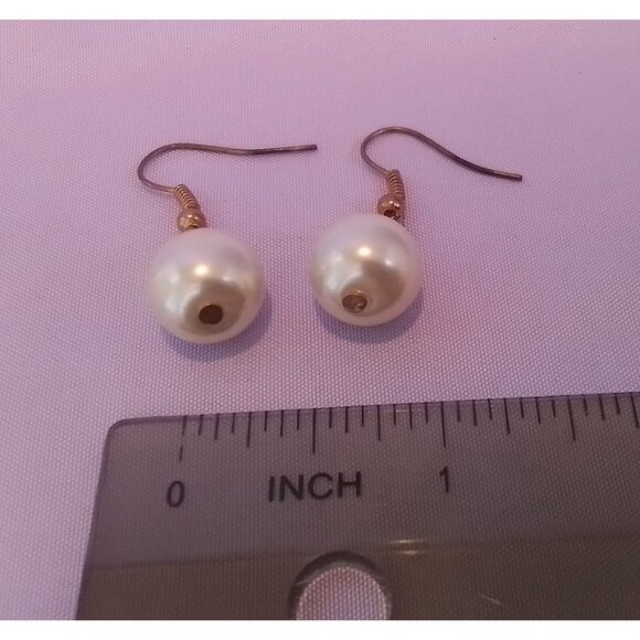 Vintage Elegant White Faux Pearl Drop Earrings With Gold Tone Hooks - Picture 2 of 3